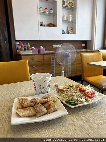 [食記]台南早餐葛瑞斯漢堡漢堡蔬菜量多學區早餐店