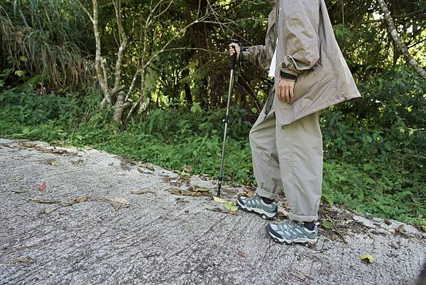 戶外露營 出國旅行 登山必備鞋款推薦 MERRELL MOA