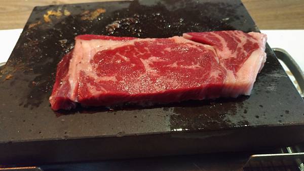 【蘆洲美食長榮路岩神岩燒牛排】(已停業) 【蘆洲美食長榮路岩神岩燒牛排】(已停業)