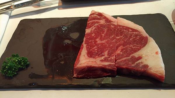 【蘆洲美食長榮路岩神岩燒牛排】(已停業) 【蘆洲美食長榮路岩神岩燒牛排】(已停業)