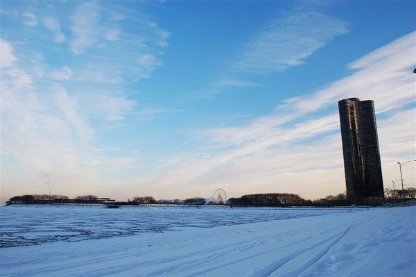 [070207]  20 Lakeshore Ice Scene.jpg