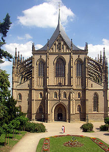 220px-Kutna_Hora_CZ_St_Barbara_Cathedral_front_view_02.JPG