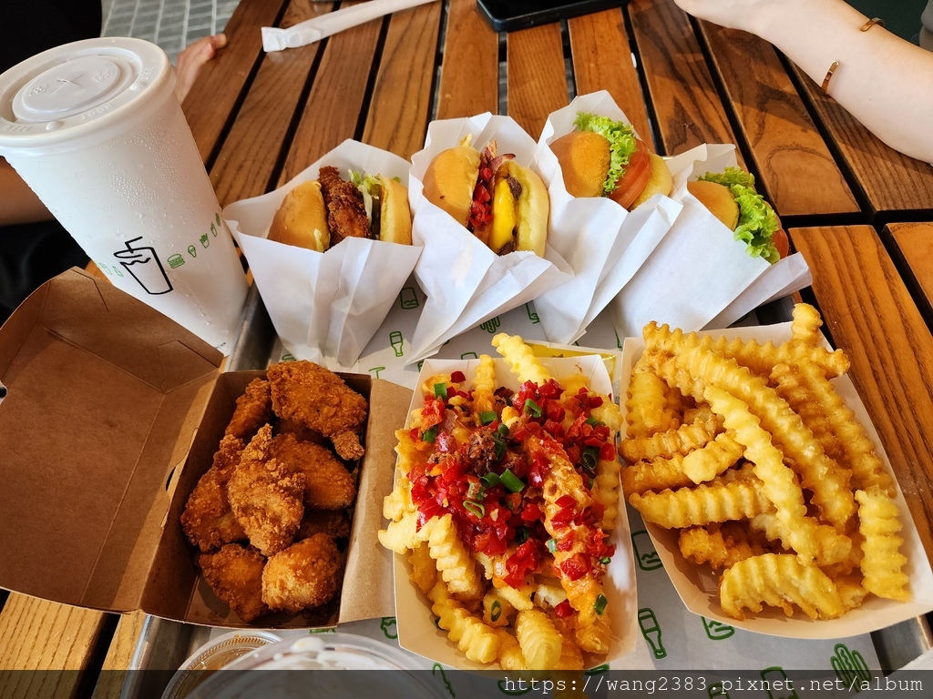 Shake Shack Gardens by the Bay