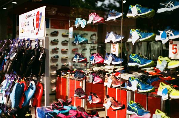 滑板鞋.jpg 滑板鞋.jpg