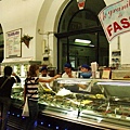 羅馬歷史悠久百年老號之便宜又大碗冰淇淋店