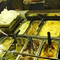 羅馬便宜又大碗冰淇淋店之口味琳瑯滿目