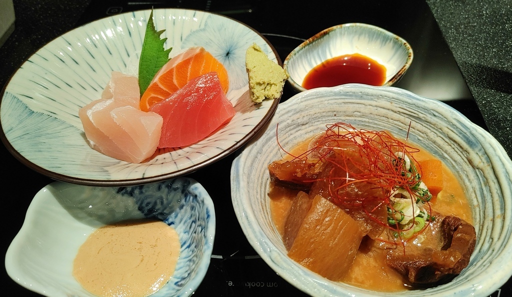 竹苑shabu_東區高級火鍋_竹苑菜單_竹苑生日_竹苑雙人套餐_情侶 約會_情侶 餐廳_適合家庭聚餐_私人包廂_海鮮 火鍋_水產 火鍋_台北高級餐廳_海鮮餐廳_大安餐廳_生日驚喜_頂級餐廳_黃金和牛_壽司蛋糕_現流海鮮_七彩龍蝦06.jpg