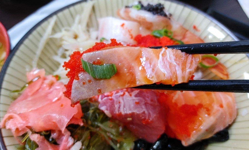 月見食堂_新北永和美食_永和生魚片_永和丼飯_手卷_壽司_烤物_炙燒壽司_握壽司_永和日式料理+鮭魚_永和 CP值_竹林路美食_永和中餐_永和晚餐07.jpg