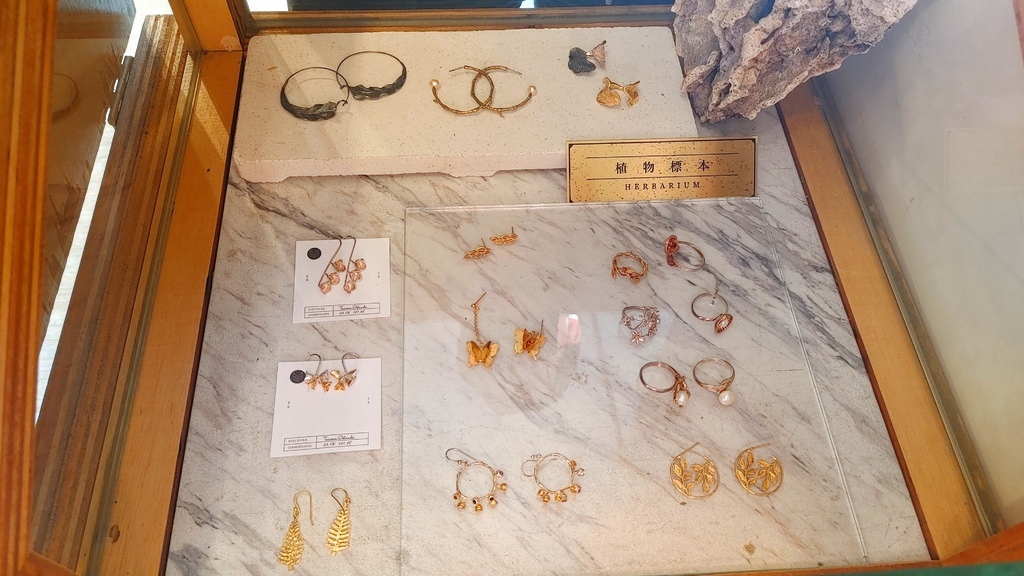 混合基因_MixGene Jewelry Studio_手做 戒指_金工 體驗_金工 手作_金工 diy_情侶對戒_結婚 對戒_對戒 推薦_婚戒推薦_金工 手環_七夕 禮物_情人節 禮物_金工 課程 推薦_七夕 2022_週年紀念日_紀念 禮物_客製化 戒指_約會 行程_情侶 行程32.jpg