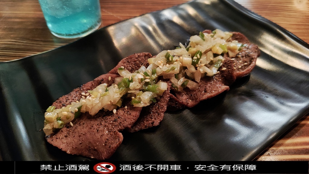 醇串食代_中和美食餐廳推薦_中永和美食推薦_景安捷運站美食_景平路大潤發附近美食_南勢角捷運站美食_興南夜市美食_烘爐地宵夜_中和居酒屋_居酒屋推薦_中和串燒_中和燒烤_中和宵夜_台北平價居酒屋_主題餐廳_特色調酒_小酌餐廳推薦_復古餐廳_聚會餐廳_伊比魚的旅行意義 (1).jpg