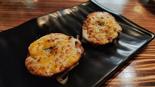 醇串食代_中和美食餐廳推薦_中永和美食推薦_景安捷運站美食_景平路大潤發附近美食_南勢角捷運站美食_興南夜市美食_烘爐地宵夜_中和居酒屋_居酒屋推薦_中和串燒_中和燒烤_中和宵夜_台北平價居酒屋_主題餐廳_特色調酒_小酌餐廳推薦_復古餐廳_聚會餐廳_伊比魚的旅行意義 (20).jpg