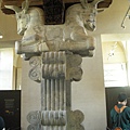 波斯帝國宮殿的公牛柱頭