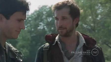 陨落星辰.Falling.Skies.S01E01-02.Chi_Eng.HDTVrip.720X400-YYeTs人人影视[(053769)16-28-19].JPG