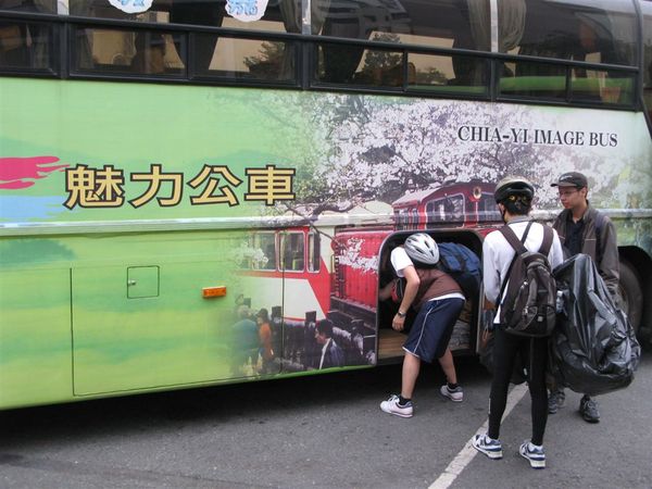 搭公車到吳鳳廟下車