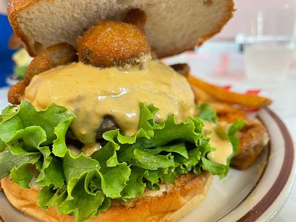 [食記] 台北Lovss Burger 肉肉控的我都怕了