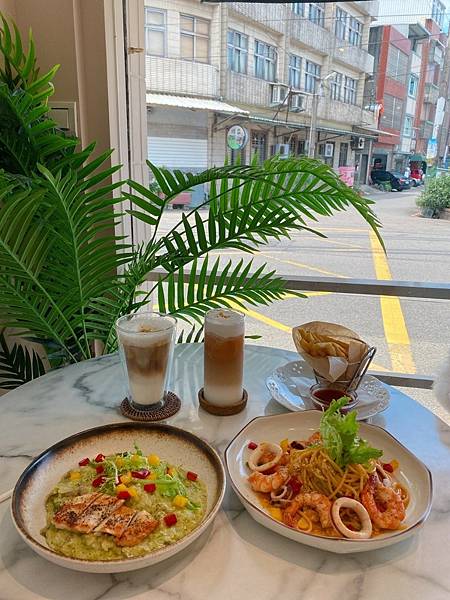 [食記] 中壢PIEPAI Cafe 好像日本的華麗甜點派