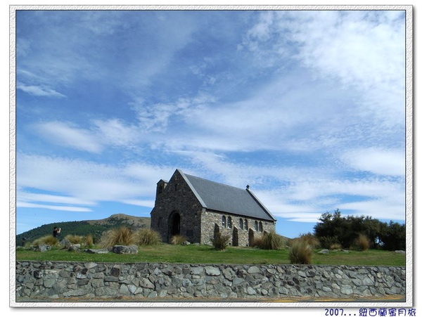 蒂卡波湖-Good Shepherd 小教堂是用石塊建築而成的.jpg