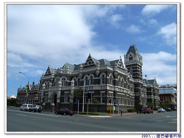 但尼丁-車站對面的司法機構,類似台灣的司法院唄.jpg