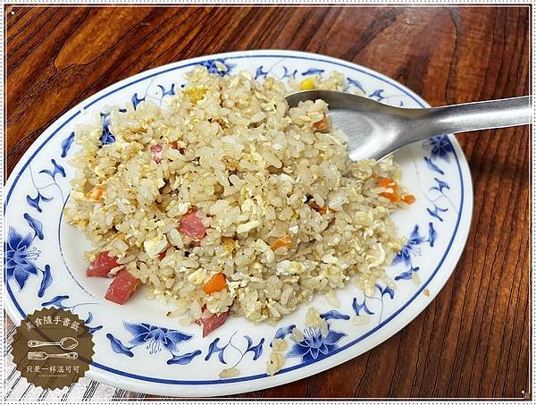 ［桃園火車站］四川牛肉麵，站前補習班街的隱藏巷弄好味道～