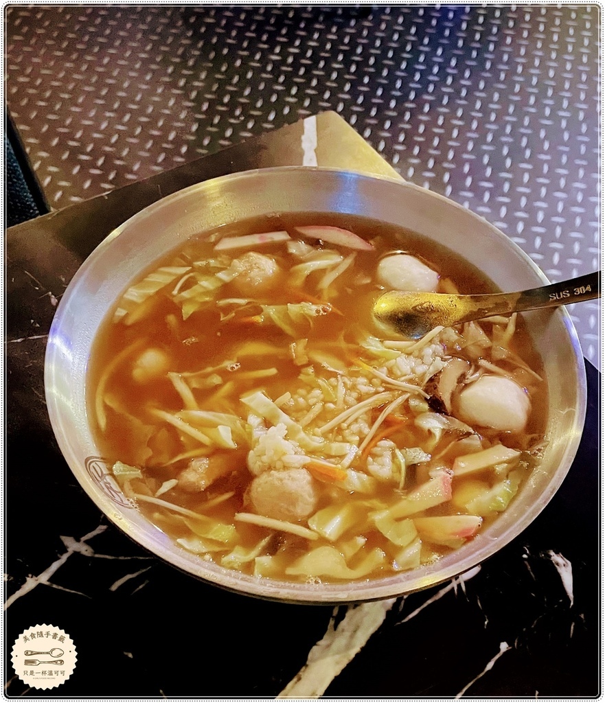 ［港漧站］串香殿～串燒火鍋外，還有商業午餐屏東湯飯～不只聚餐