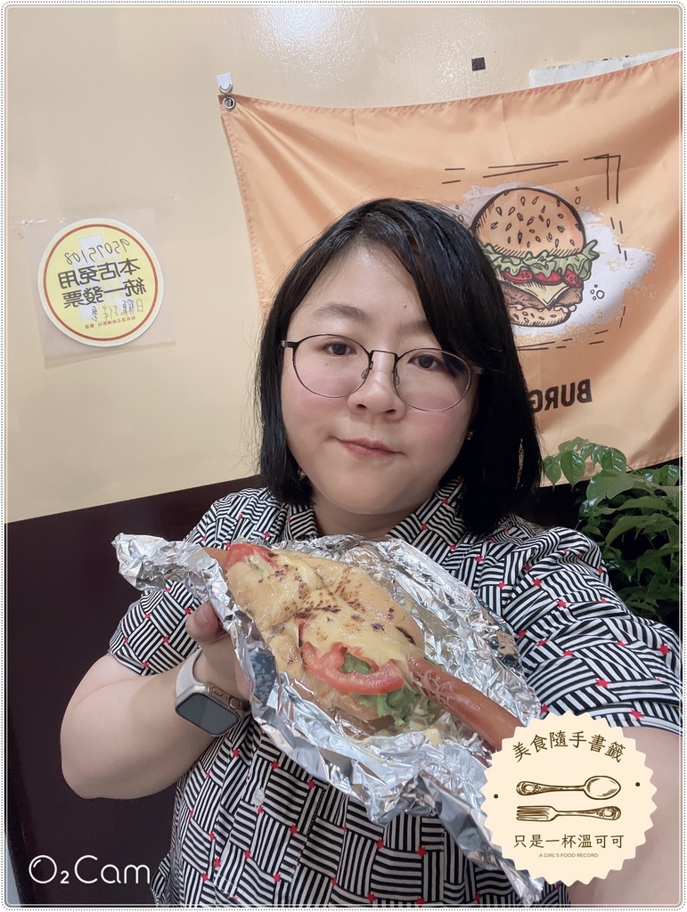 ［景安站］嫩妹美式漢堡～景安捷運站GO吃巨無霸起司拉絲熱狗堡