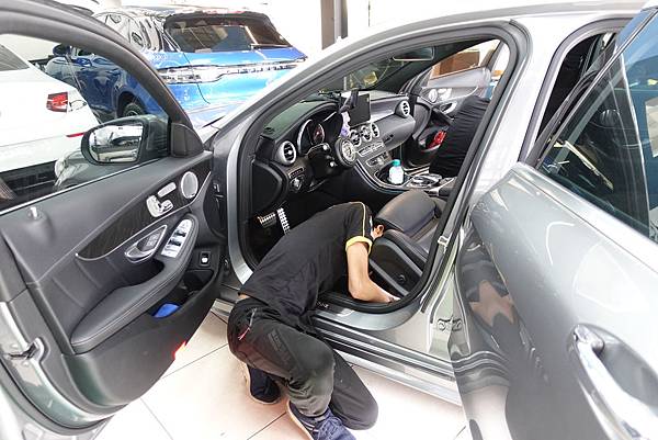 改裝 Benz通風座椅與迎賓燈安裝 高雄音韻車業 喵爸的部落格 痞客邦 改裝 Benz通風座椅與迎賓燈安裝 高雄音韻車業 喵爸的部落格 痞客邦