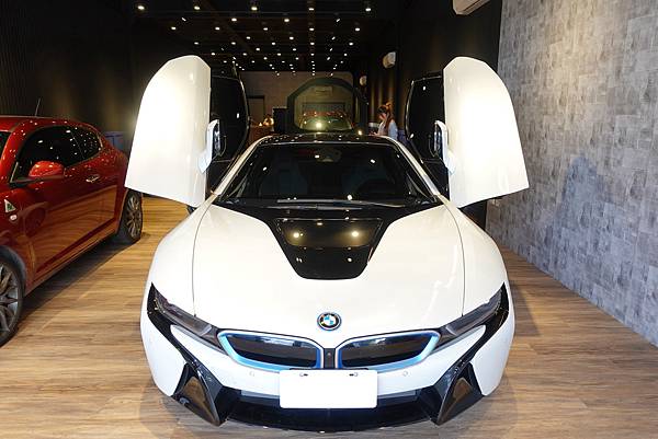 [賞車] BMW i8 eDrive科技經典雙門跑車@汎卡國