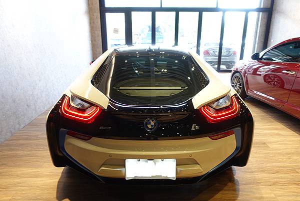 [賞車] BMW i8 eDrive科技經典雙門跑車@汎卡國