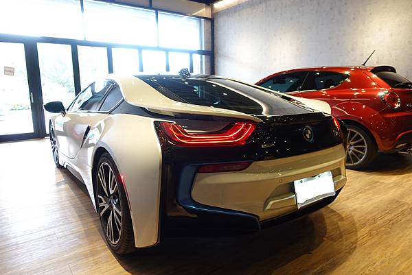 [賞車] BMW i8 eDrive科技經典雙門跑車@汎卡國