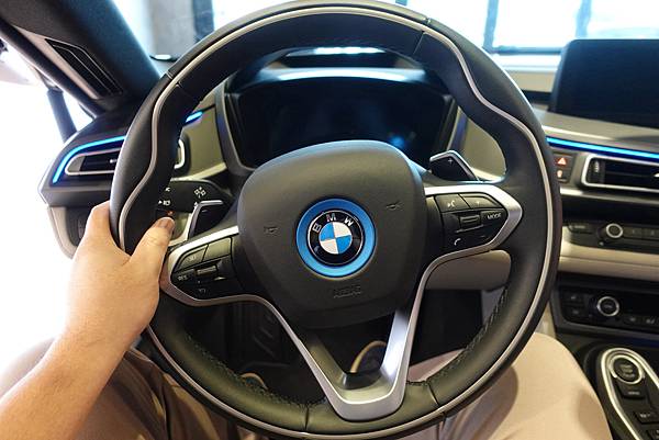 [賞車] BMW i8 eDrive科技經典雙門跑車@汎卡國