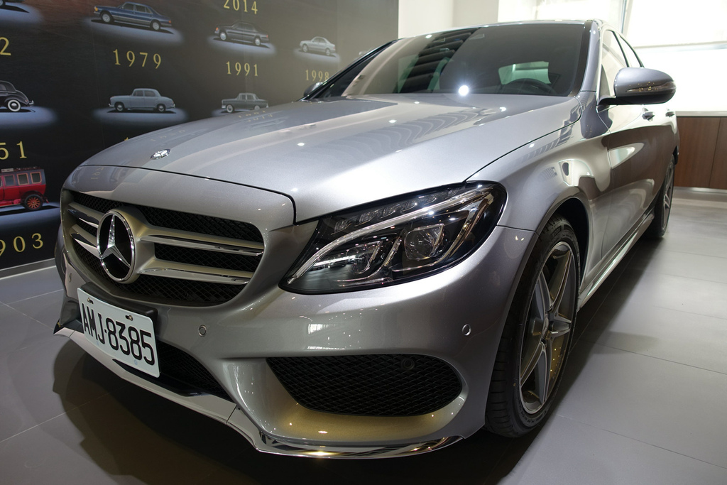 [開箱] 重量級開箱文!M-Benz C-Class(W20