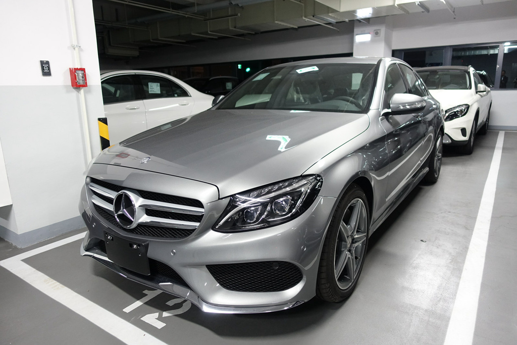 [開箱] 重量級開箱文!M-Benz C-Class(W20