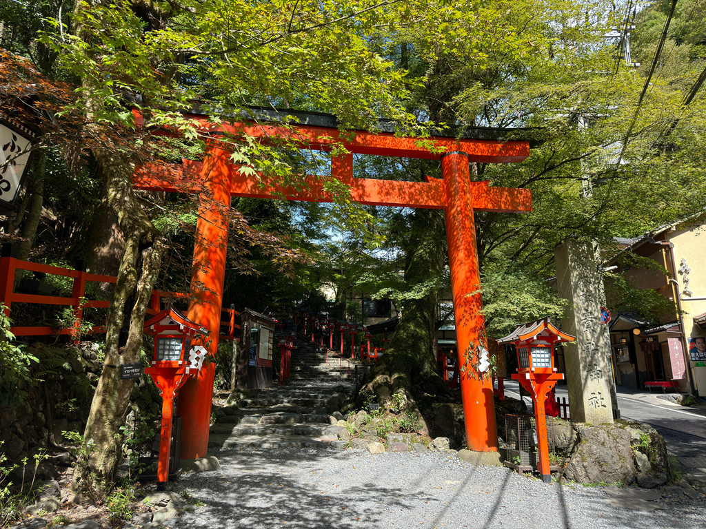 [日本.京都] 貴船神社(きふねじんじゃ).楓葉燈籠點燈、川