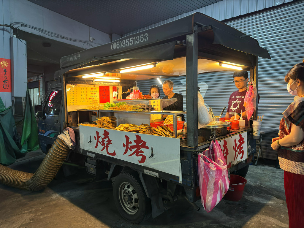 [台南.北區] 公園路無名燒烤.關東煮攤車.消夜首選