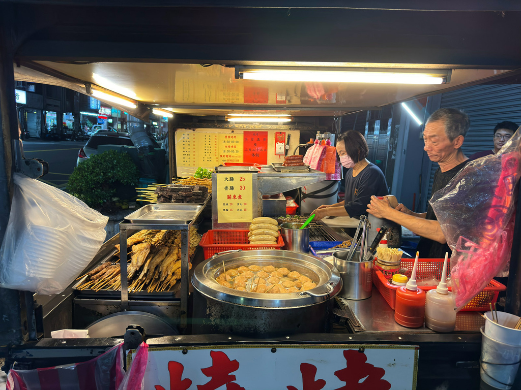 [台南.北區] 公園路無名燒烤.關東煮攤車.消夜首選