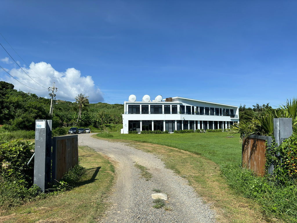 [屏東.恆春] 雲太美不想下山民宿.寵物友善.廣大草原.店如