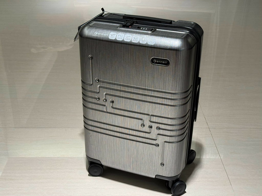 [開箱] tsmc台積電員工專屬20吋行李箱.實用與質感兼具