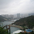 沿著山坡蓋上去的海洋公園