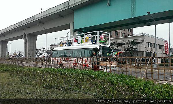 青埔-在青埔內的接駁車