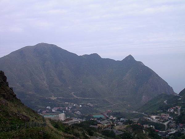 基隆山，又名大肚美人山