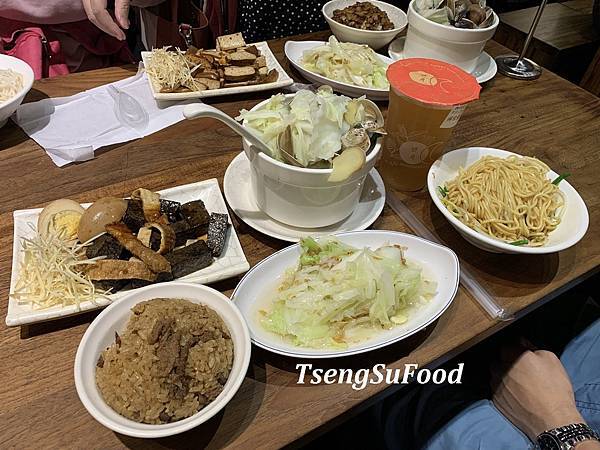 [食記] 台北中正 雙月食品社 (青島店)~米其林必