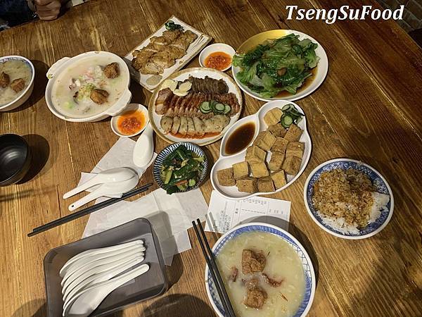 [食記] 台中 台客燒肉粥(肉粥 燒肉 宵夜 古早味)