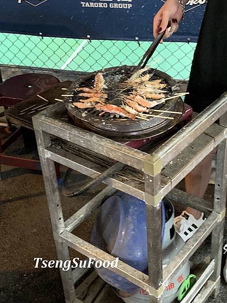 [食記] 嘉義 嘉樂福夜市~數一數二碳烤香雞排