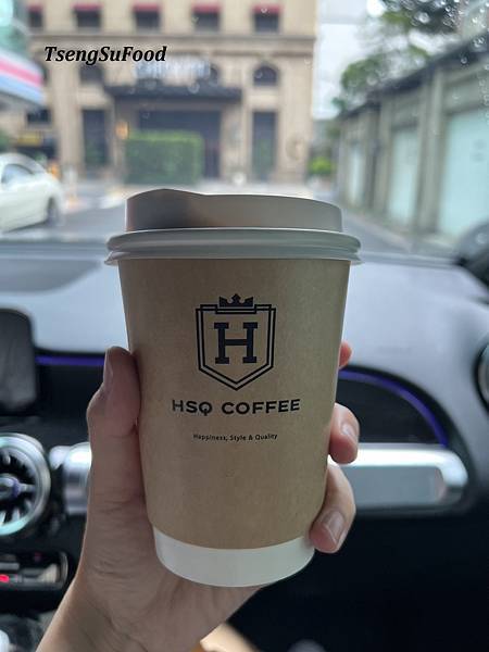 [食記] 台北內湖 HSQ COFFEE~現代感咖啡店~藝人