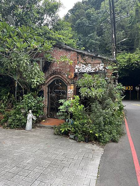 [食記] 新北三峽 插角25號咖啡~有貓咪
