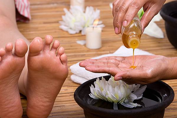 Foot-Massage-Oil.jpg