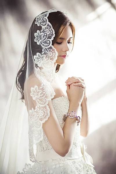 wedding-dresses可商用.jpg