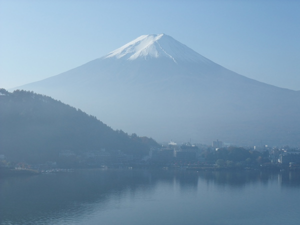 民宿外眺富士山