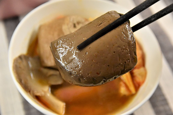 火鍋湯底推薦口味!飯友麻辣鴨血火鍋湯底香辣第一名,2022最強火鍋湯底推薦 飯友,飯友火鍋湯底,火鍋湯底推薦,火鍋湯底包,2022火鍋湯底,麻辣鴨血,麻辣臭豆腐,飯友推薦,火鍋推薦,大潤發火鍋湯底,愛買火鍋湯底,火鍋湯底評價,火鍋湯底,飯友火鍋湯底推薦,圍爐火鍋,過年火鍋,火鍋湯底推薦口味