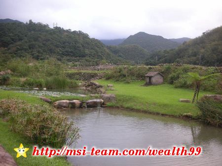 遠望坑親水公園（在草嶺古道的入口附近）